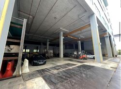 Jalan Buroh (D22), Warehouse #460798271